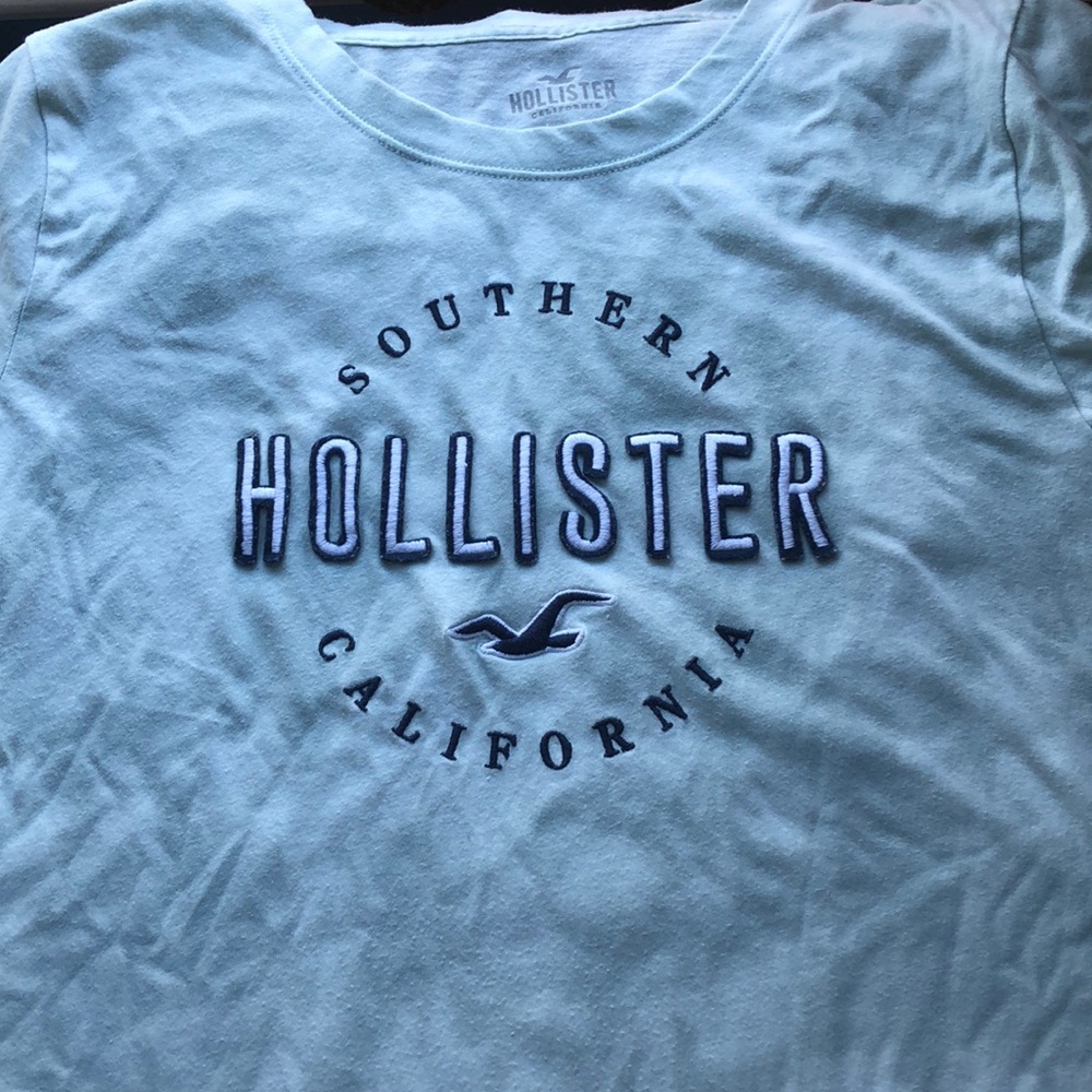 Blue hollister tee